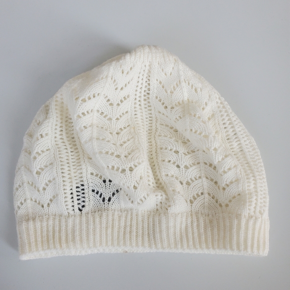 Forever 21 cream knit beanie hat - Picture 1 of 5
